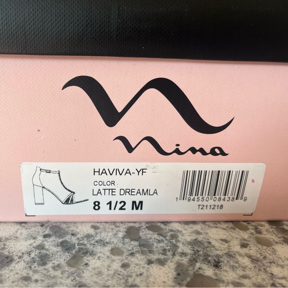 Nina gold sandals size 8.5